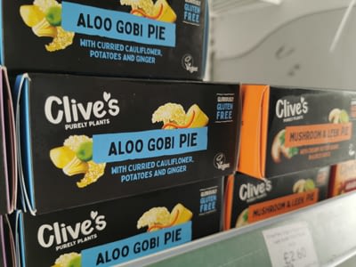 Clive's have been creating organic pies tarts and bakes for over 30 years. Naturally delicious and made without pesticides or GMOs, each one is a parcel of pure plant-based joy