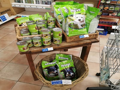Organic, Vegan, Cruelty-Free, Ethical Pet foods from Benevo, an independent UK company with no links to the meat trade, animal testing or slaughterhouses